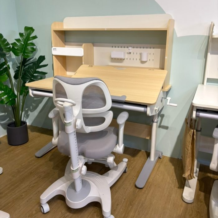 N24S Kids Ergonomic Desk - Image 6